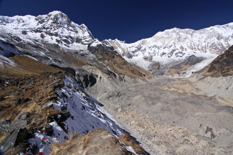Vlevo Annapurna jih a v pravo hlavn Annapurna